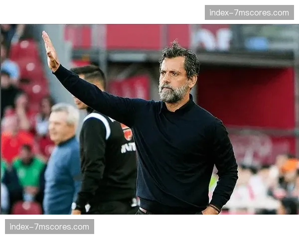 塞维利亚主帅弗洛雷斯专访：谈论现代足球中“平衡”比“华丽”更重要。