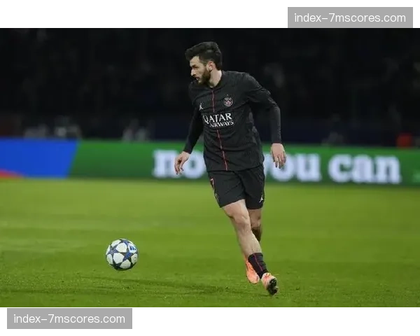 巴黎圣日耳曼官方确认，中场核心因脚踝扭伤将缺席两周